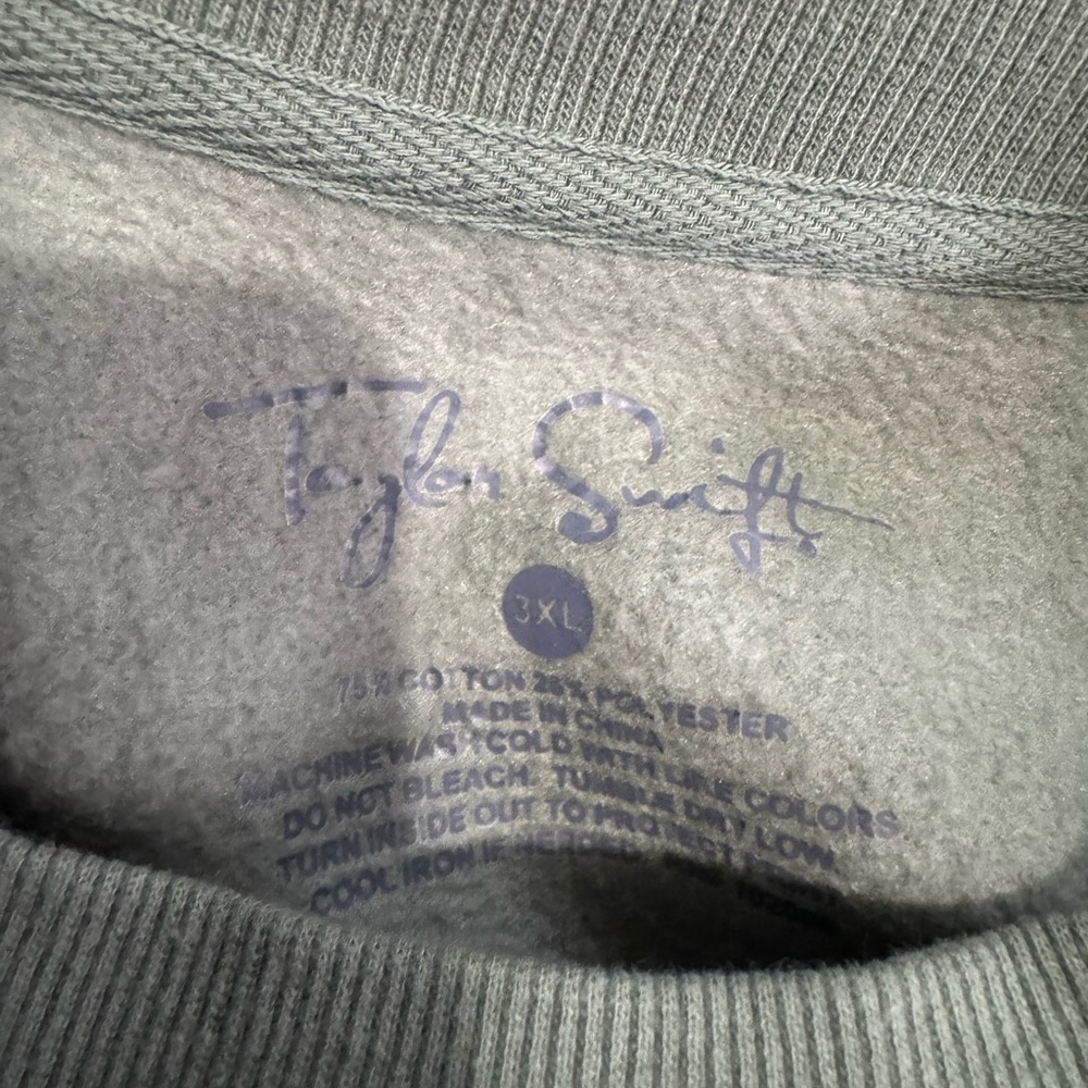Taylor Swift Self Titled Kanga Pocket Crew - Picture 5 of 5